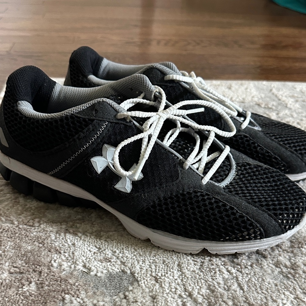 Under Armour Men's Black and Gray Athletic Shoes